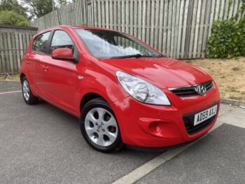 HYUNDAI i20 AUTO 2010